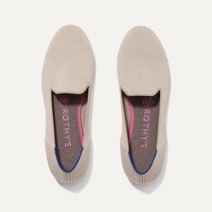 Rothys 7.5 Loafer in Linen Double Stitch